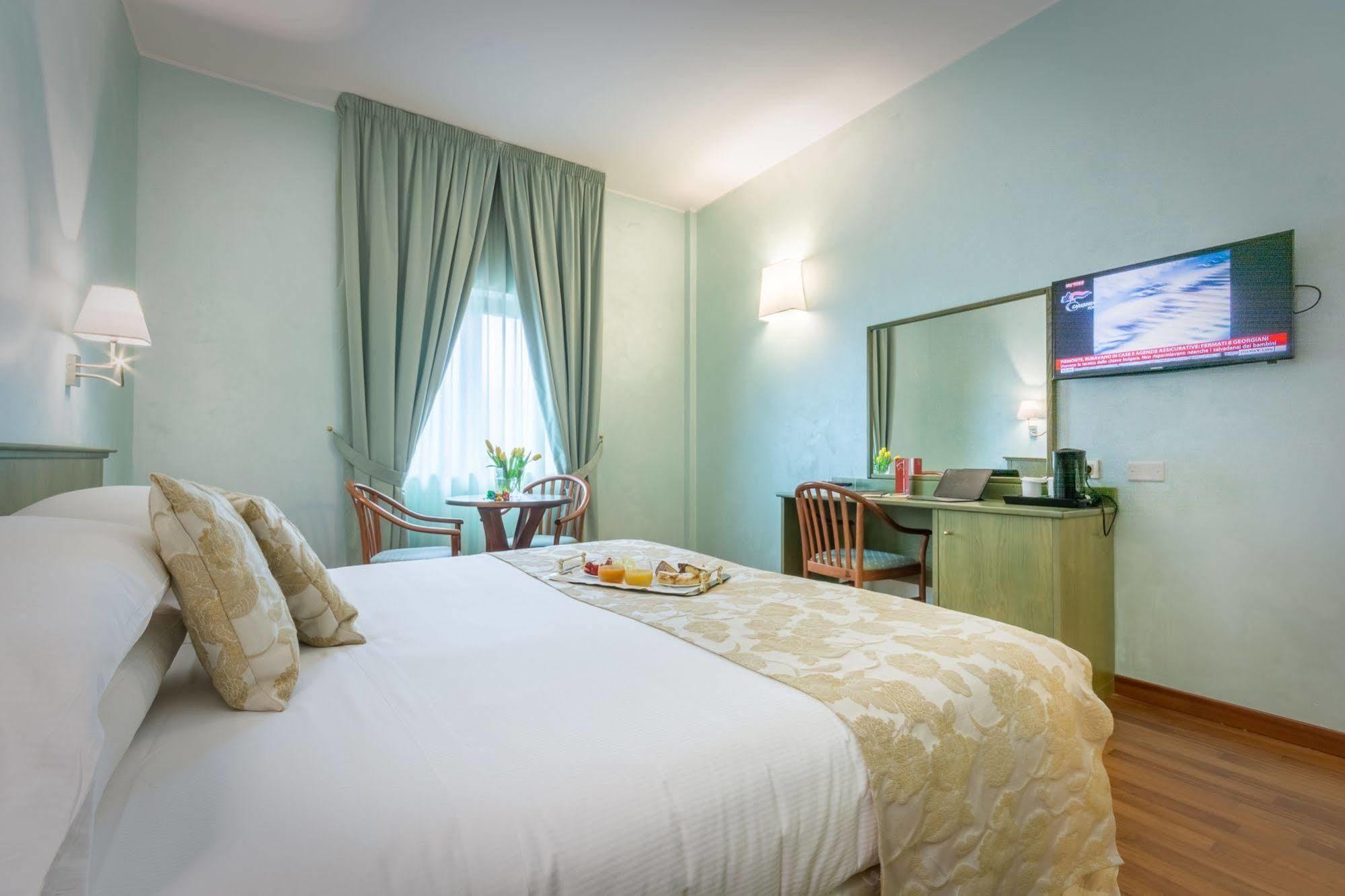 Hotel Santacroce Meeting Сульмона Экстерьер фото